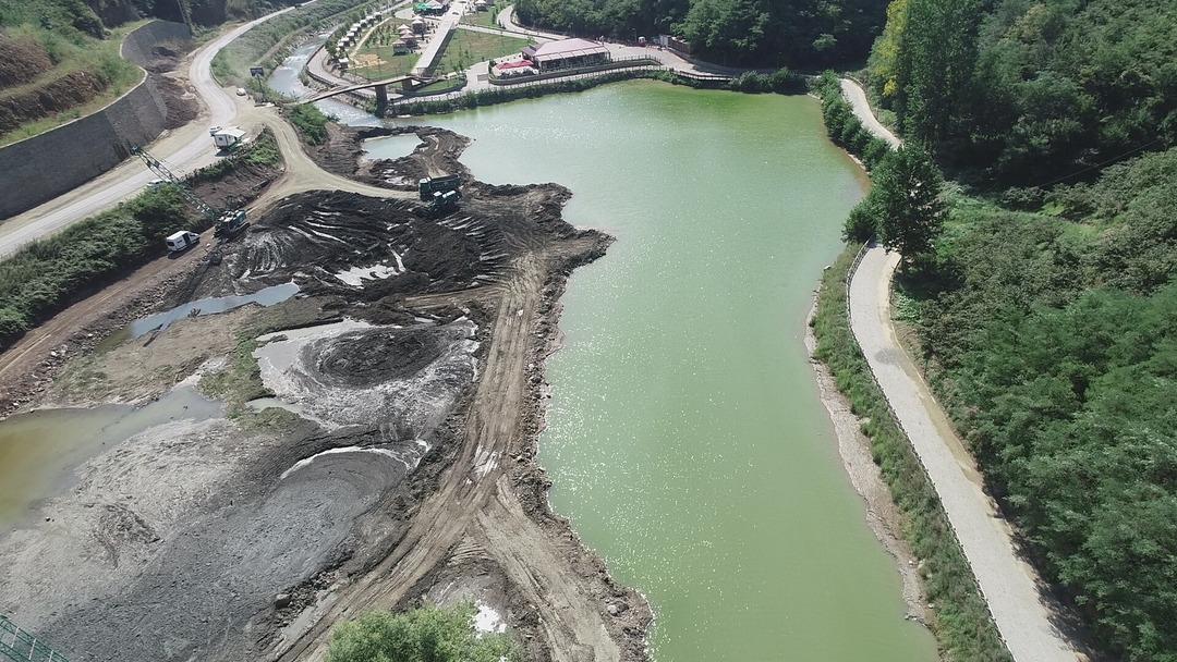 31 Mayıs'ta başlamıştı, aralıksız devam ediyor! Her ay 600 kamyon &ccedil;ıkarıyorlar