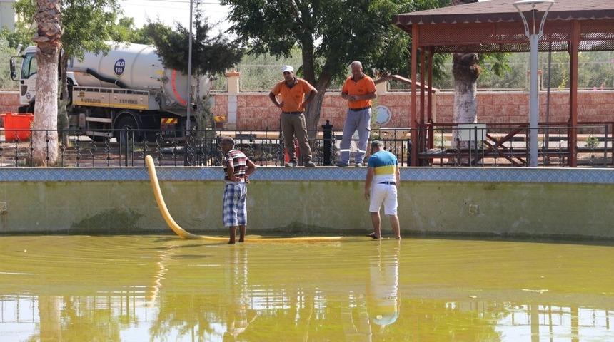 Mesire alanındaki su havuzu temizleniyor