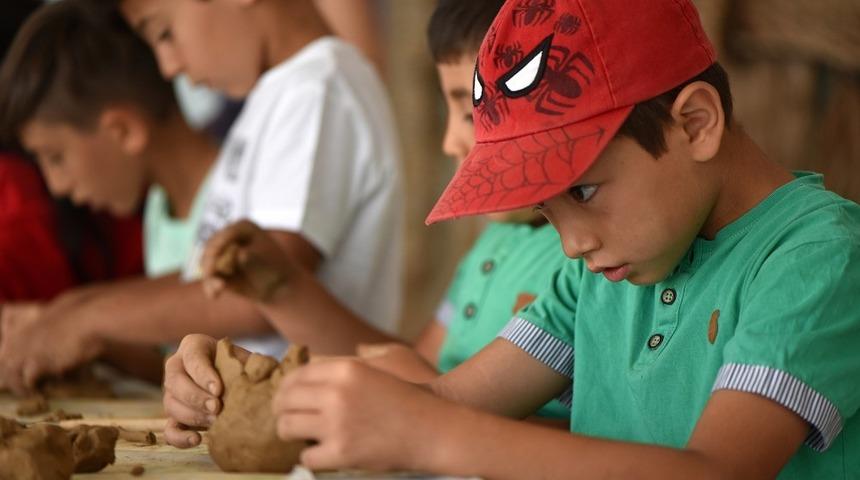 &Ccedil;ocuklar pişmiş toprağı &ccedil;ok sevdi