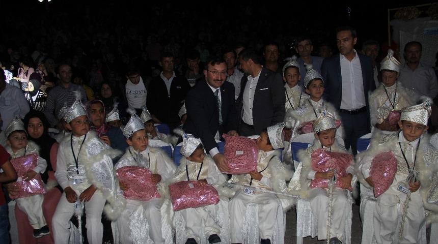 Emet&rsquo;te toplu s&uuml;nnet t&ouml;reni