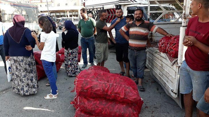 İslahiye’de salçalık biber tezgahtaki yerini aldı G3