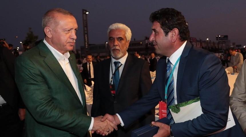 Başkan Çiğdem, Cumhurbaşkanı Erdoğan’a projelerle ilgili dosya takdim etti