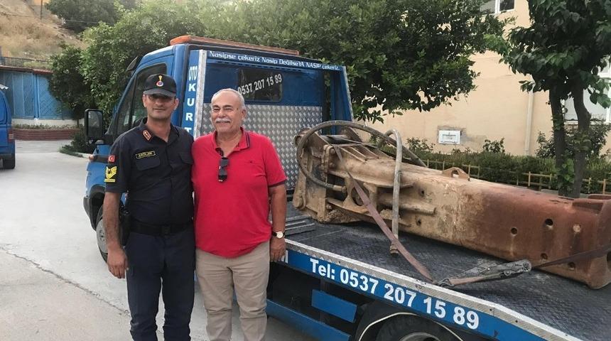 &Ccedil;alınan iş makinesi ekipmanları satılamadan yakalandı