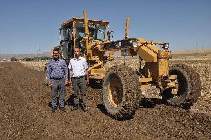 Bulanık’ta  stabilize yol yapım çalışmaları devam ediyor G5