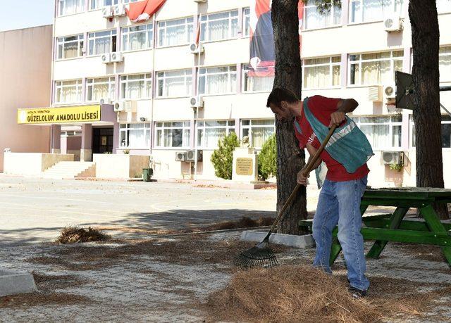 Denetimli serbestlik yükümlülerinden okul temizliği