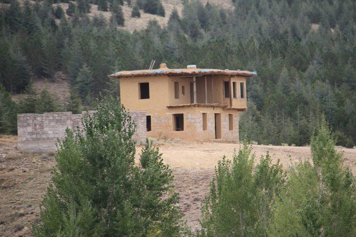 Bu köy kerpiç evleriyle büyülüyor! İşte sanatçıların kayıtsız kalamadığı o yer G3