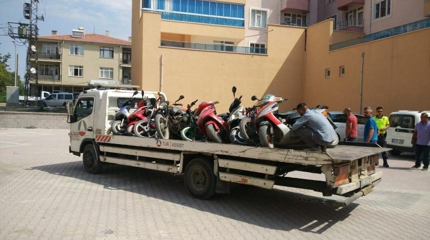 Kulu&rsquo;da ekipler plakasız motosikletlere g&ouml;z a&ccedil;tırmıyor