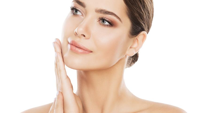 Yüz bölgesinde doğal hatlar ile gençleşin