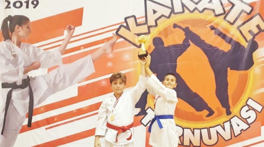 Fo&ccedil;alı Sporcu madalyaya doymuyor