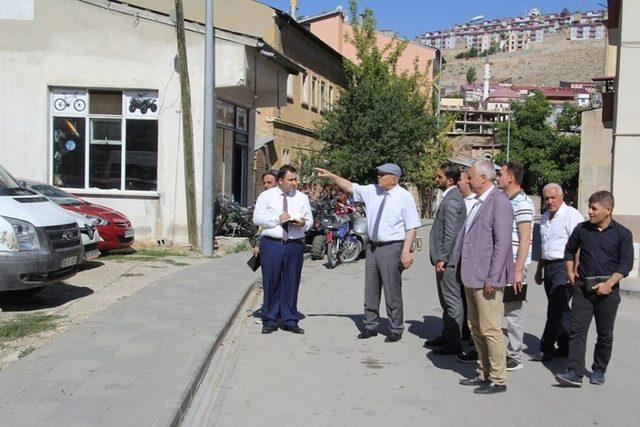 Başkan Pekmezci, Tuzcuzade Mahallesinde incelemelerde bulundu