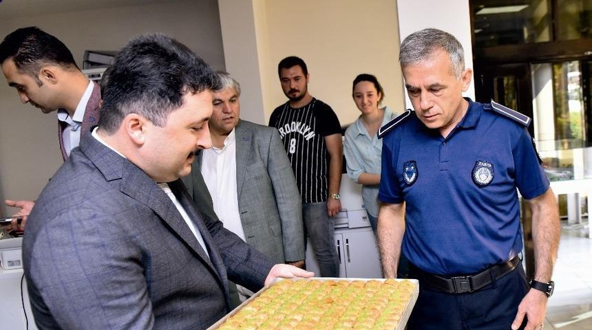 Başkan Avcı&rsquo;dan zabıtaya jest