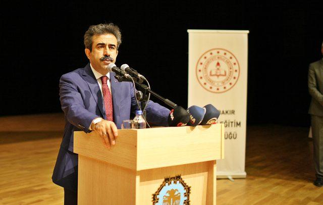 Vali Güzeloğlu'ndan okul müdürlerine bağış uyarısı