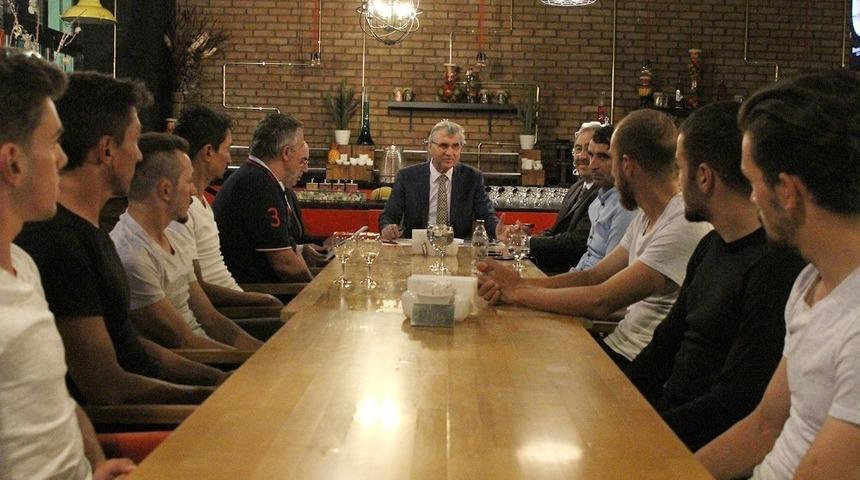 Başkan Y&uuml;ce, &ldquo;Bisiklet takımımızın başarıları şehrimizi gururlandırıyor&rdquo;