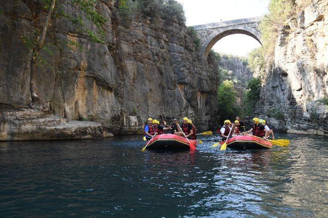 Vali Karaloğlu Manavgat’ta muhtarlarla buluştu