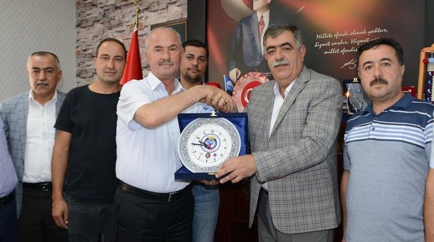 Hizmet-İş&rsquo;ten Tuşba Belediyesi&rsquo;ne teşekk&uuml;r ziyareti