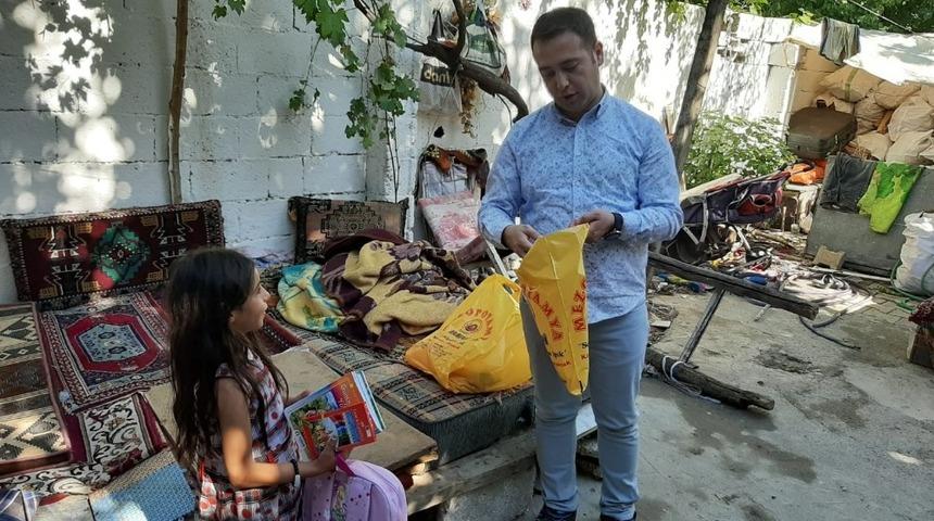 G&ouml;lbaşı Belediyesinden G&uuml;listan&rsquo;a kırtasiye malzemesi