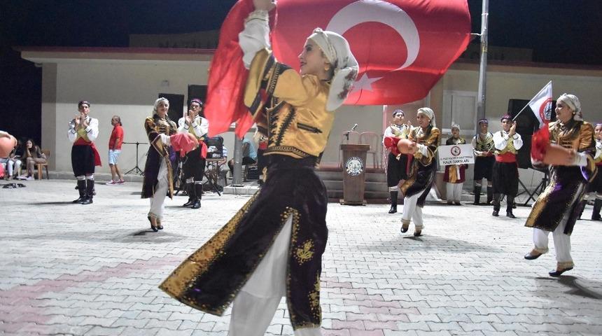 5 Eyl&uuml;l coşkusu Esenk&ouml;y&rsquo;de başladı