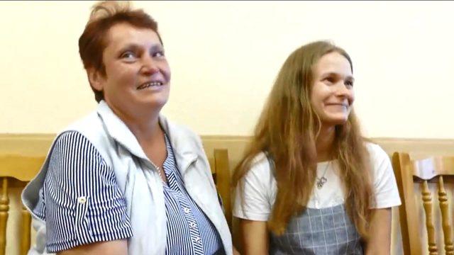 4 yaşında tren istasyonunda kaybolan kız, 20 yıl sonra ailesine kavuştu 2