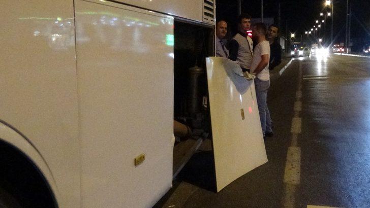 Hırsını alamayan sürücü önce otobüse sonra motosiklete çarpıp kaçtı G4