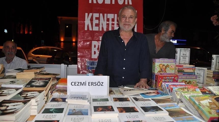 Cezmi Ersöz Kuşadası’nda okurlarıyla buluştu