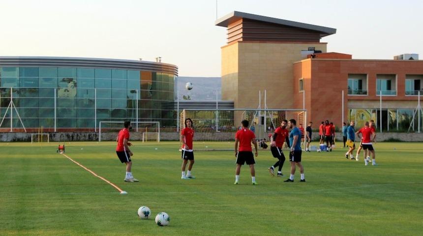 İM Kayserispor hazırlıklarını s&uuml;rd&uuml;r&uuml;yor