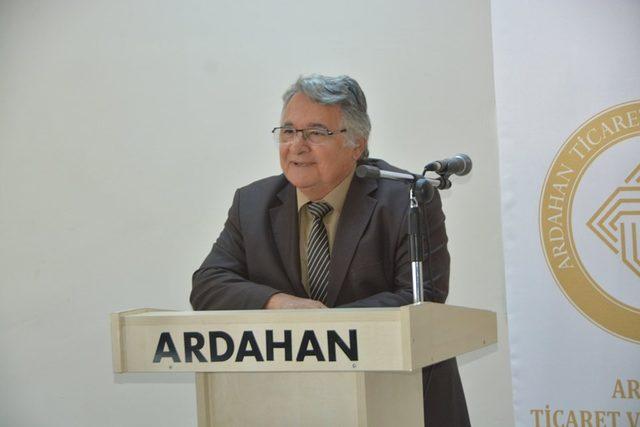 Ardahan’da ’APİTERAPİ’ Konferansı düzenlendi