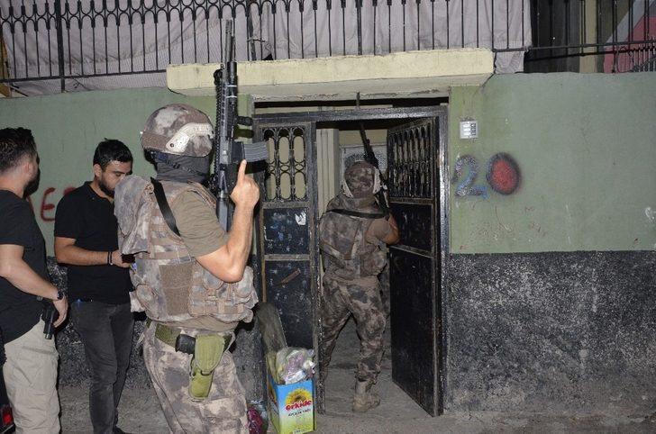 Adana'da polise saldırı hazırlığındaki teröristler yakalandı G1