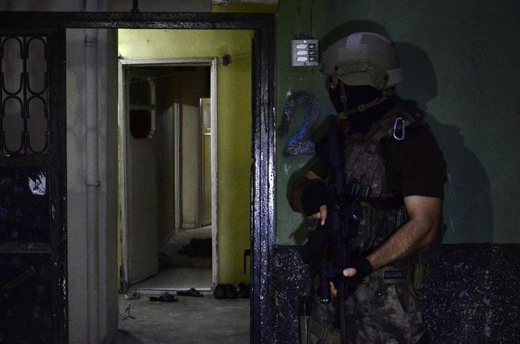 Adana'da polise saldırı hazırlığındaki teröristler yakalandı G3