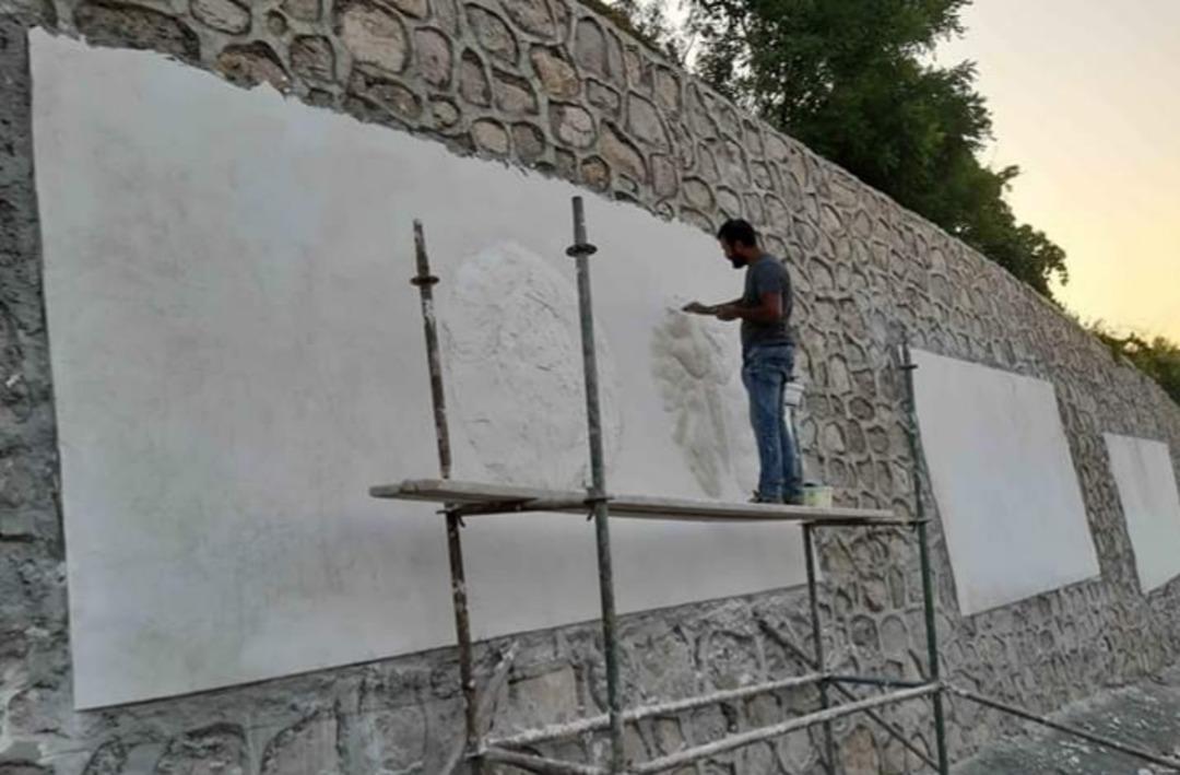 &Ccedil;ukurca girişine y&ouml;resel motifler yapılıyor