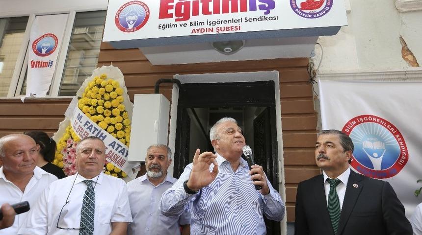 Efeler Belediyesi&rsquo;nden &ccedil;ocuklara &uuml;cretsiz s&uuml;t ve beslenme desteği