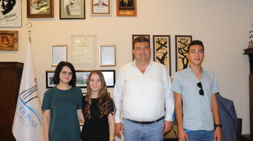 Başkan Yetişkin’den gençlere Samos ödülü