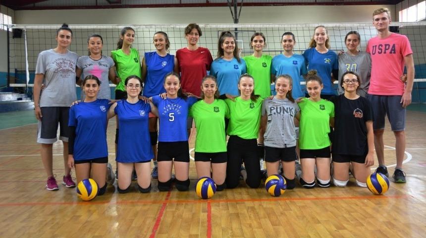 Yunusemre voleybolda yeni sezon &ccedil;alışmalarına başladı