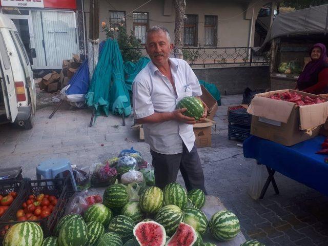 Susuz üretilen yerli karpuza rağbet