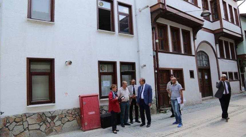 Protokol, Germiyan Sokağı&rsquo;ndaki tarihi konakları inceledi