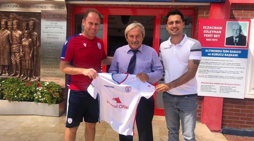 Başkan Şahin, spor kul&uuml;b&uuml; tesislerini ziyaret etti