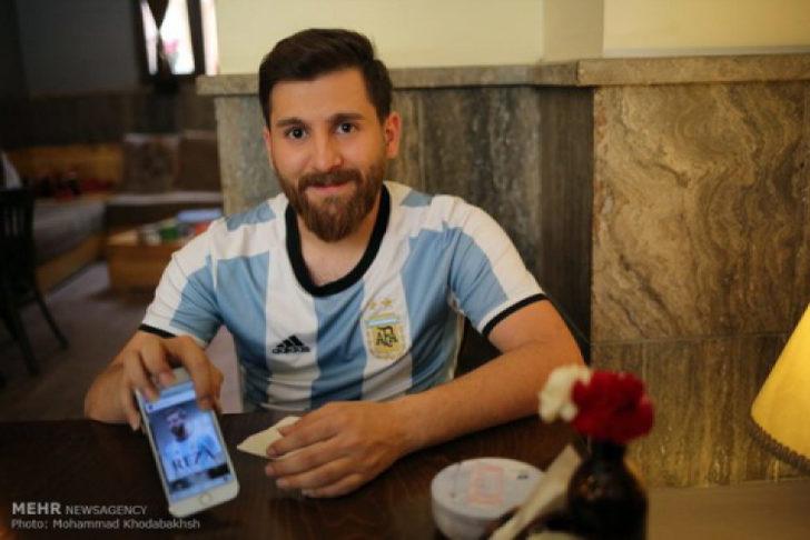 Messi'ye Messi'den daha çok benziyor! G3