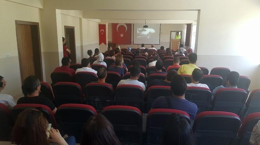 Öğretmenlere trafik eğitimi