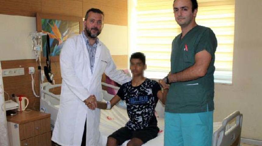 Sırt kamburluğu ameliyatı ile 10 santim uzadı