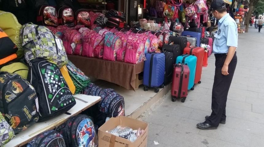 İzmit Zabıtasından kaldırım işgaline sıkı denetim