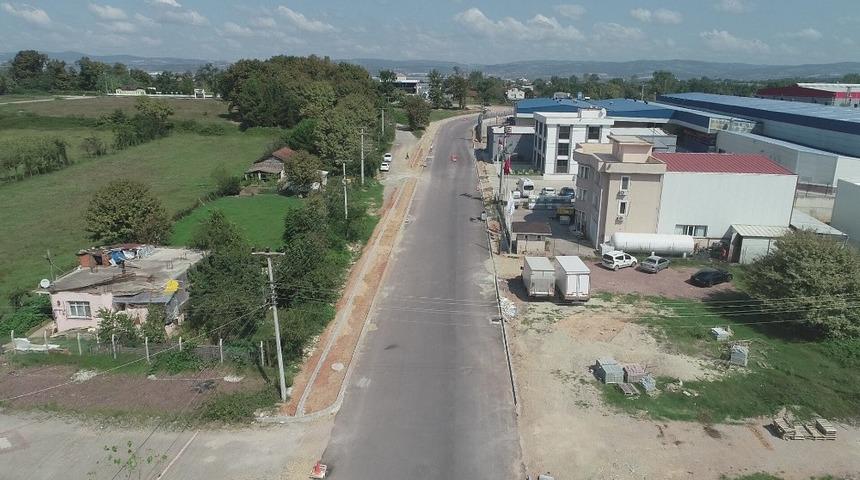 Kartepe’de yol çalışmaları devam ediyor