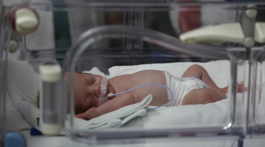  650 gram doğan Umut bebek hayata tutundu 