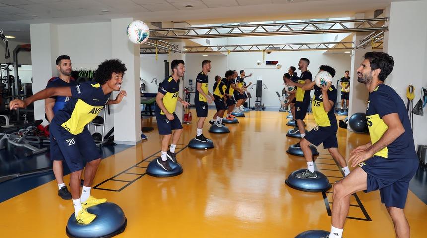 Fenerbah&ccedil;e salonda &ccedil;alıştı