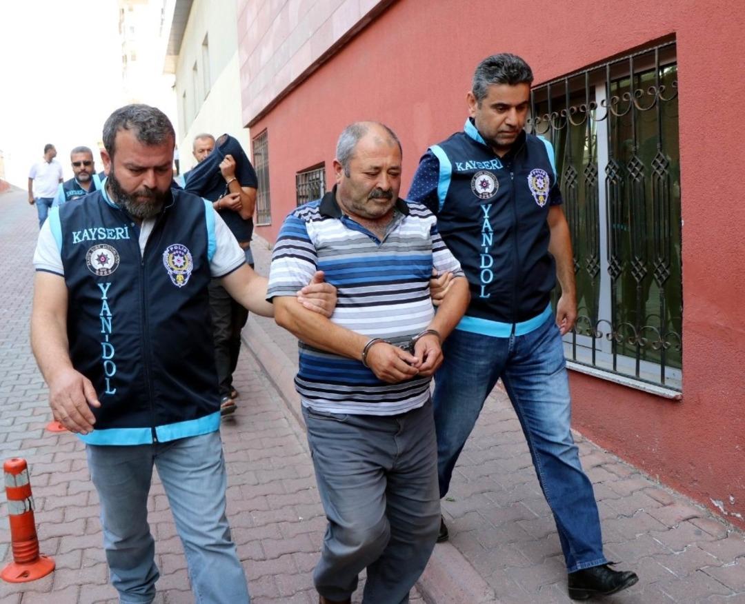 Engelli vatandaşa &lsquo;Arsa alacağız&rsquo; diyerek 65 bin TL kredi &ccedil;ektirdiler