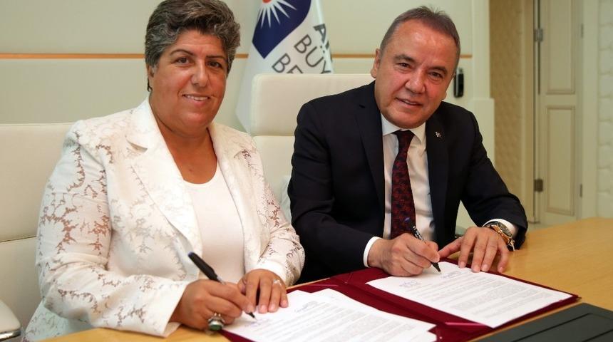 Büyükşehir şiddet mağduru kadınların yanında