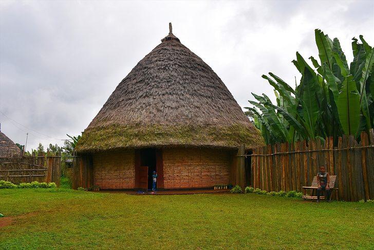 Etiyopya'nın geleneksel kabile evlerinde yaşam G1