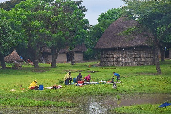 Etiyopya'nın geleneksel kabile evlerinde yaşam G3