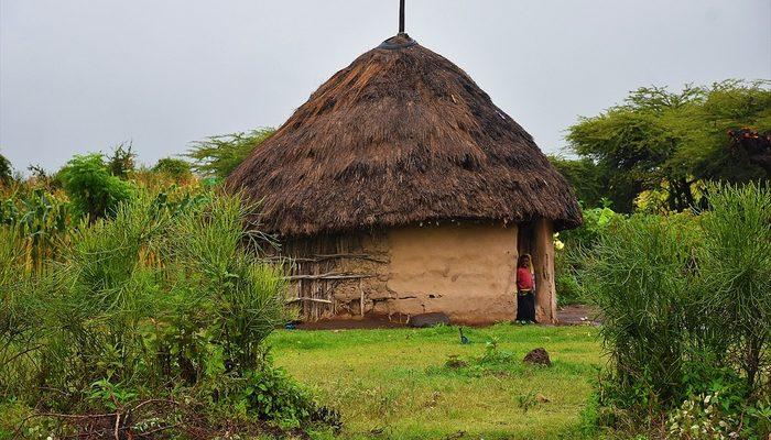 Etiyopya'nın geleneksel kabile evlerinde yaşam