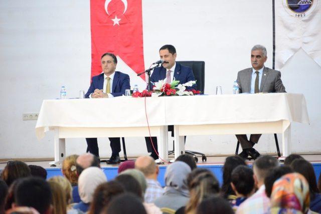 Ardahan’da 2019-2020 eğitim-öğretim yılı değerlendirme toplantısı gerçekleştirildi