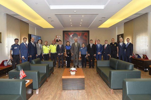 Adana Emniyeti’nde 16 personel terfi etti