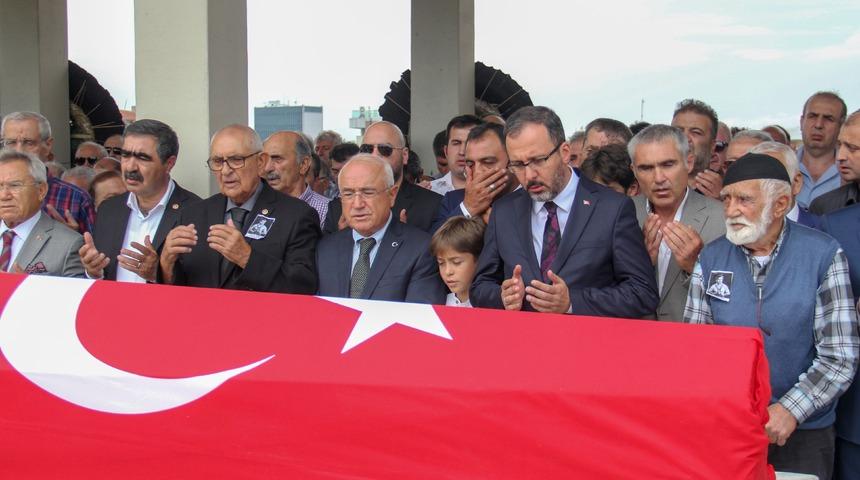 Eski milli g&uuml;reş&ccedil;i Tevfik Kış son yolculuğuna uğurlandı
